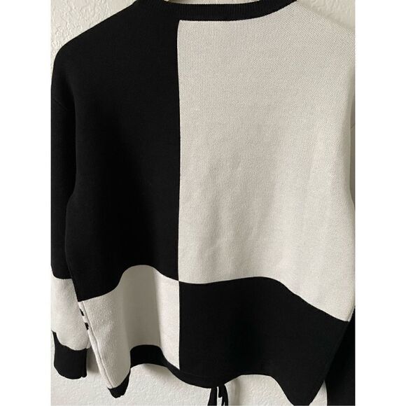 DKNY Woman’s color block  sweater size xs - Picture 8 of 9